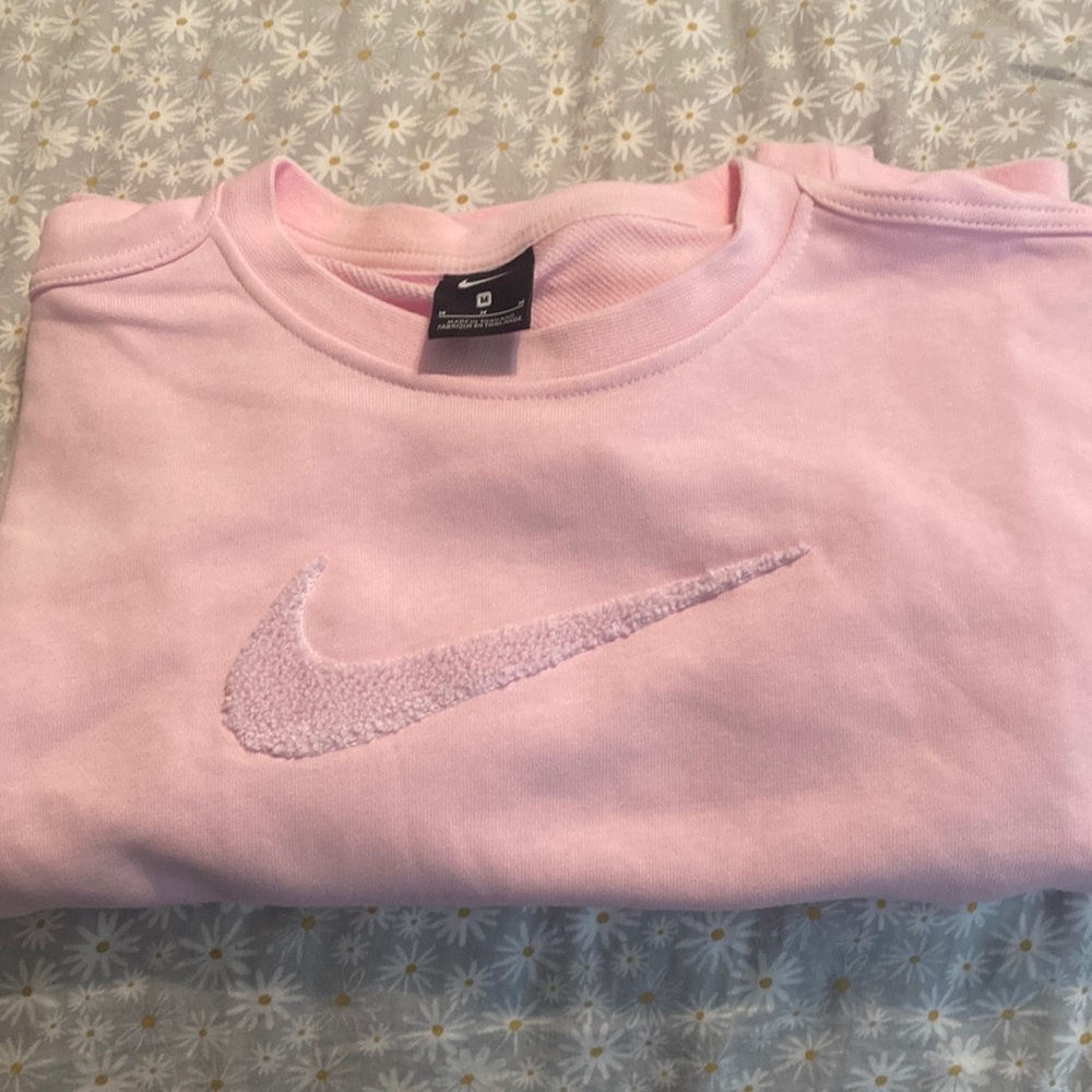 nike sweatshirt